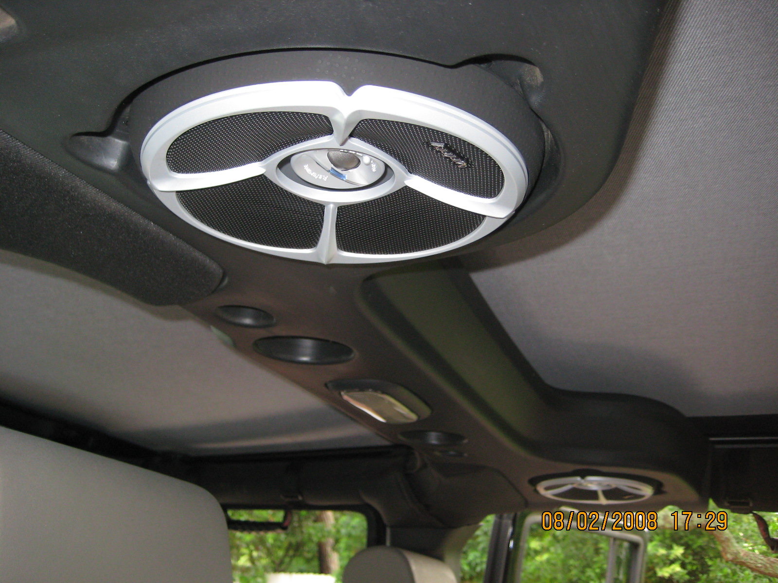 Cherokee install jeep speaker #2