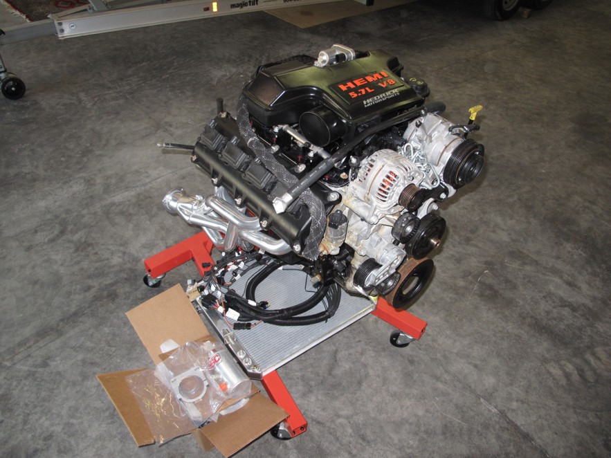 For Sale: 5.7L HEMI motor, trans ready for JK installation.